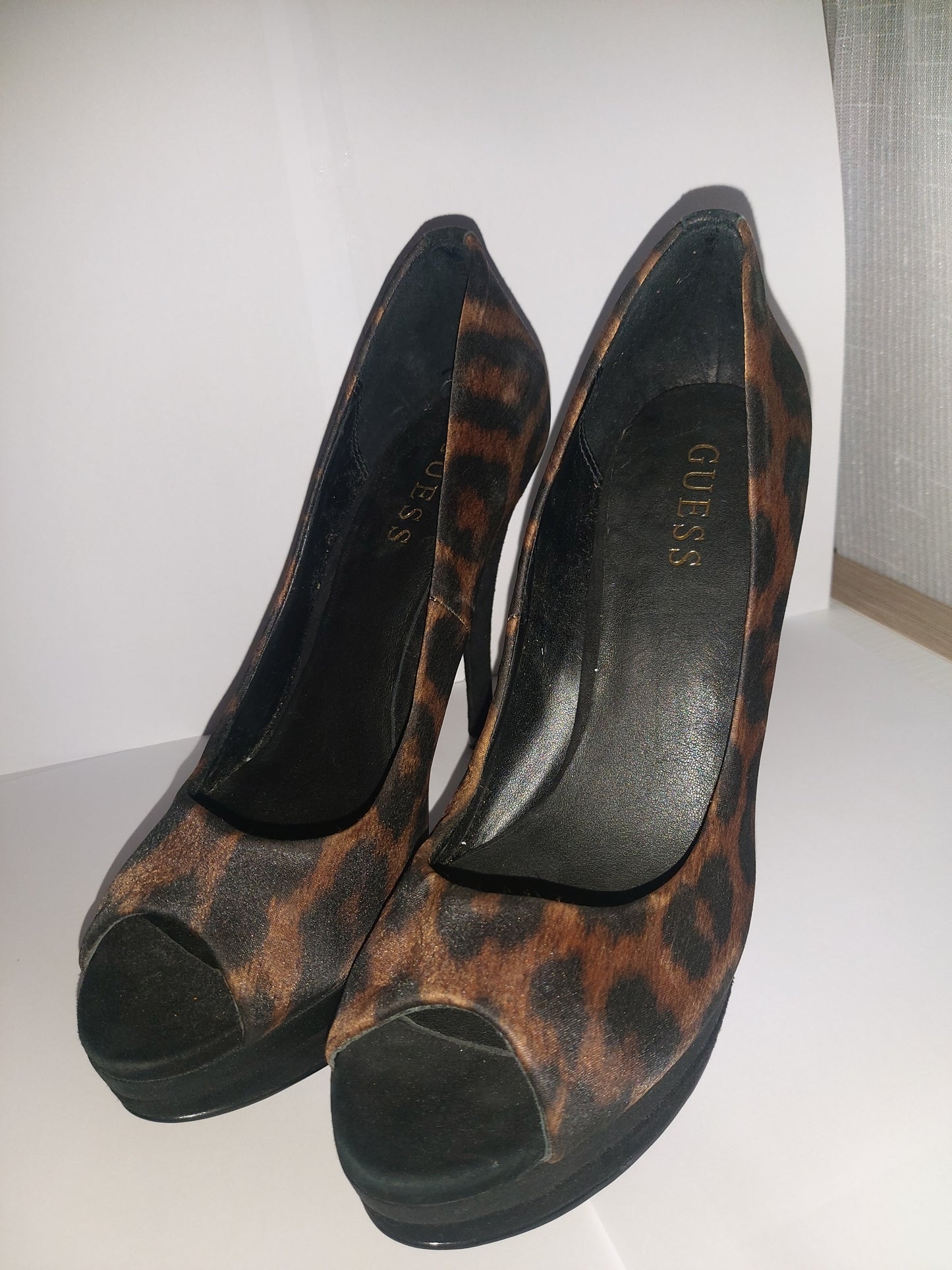 Talons Léopard GUESS