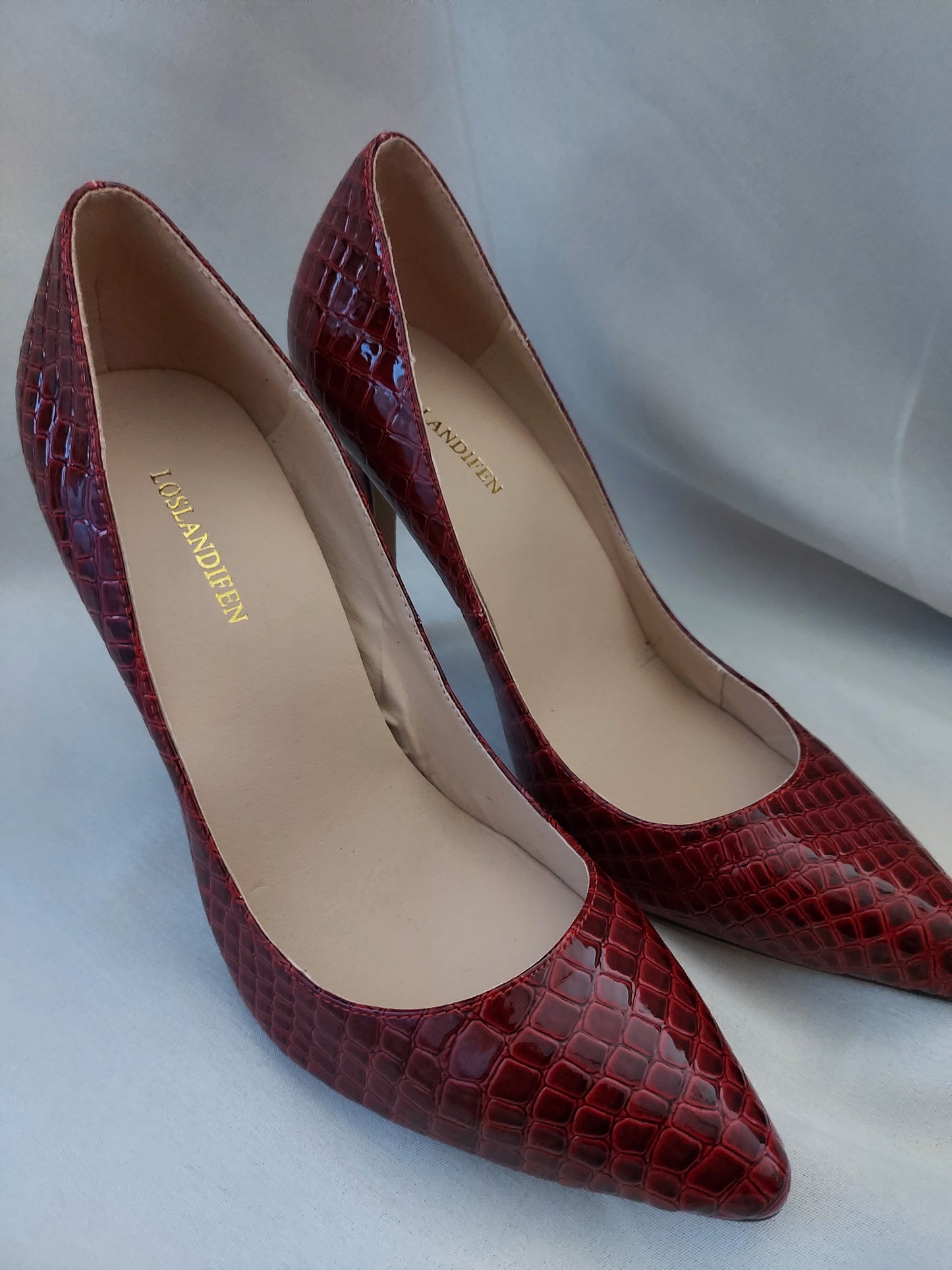 Talons rouge reptile