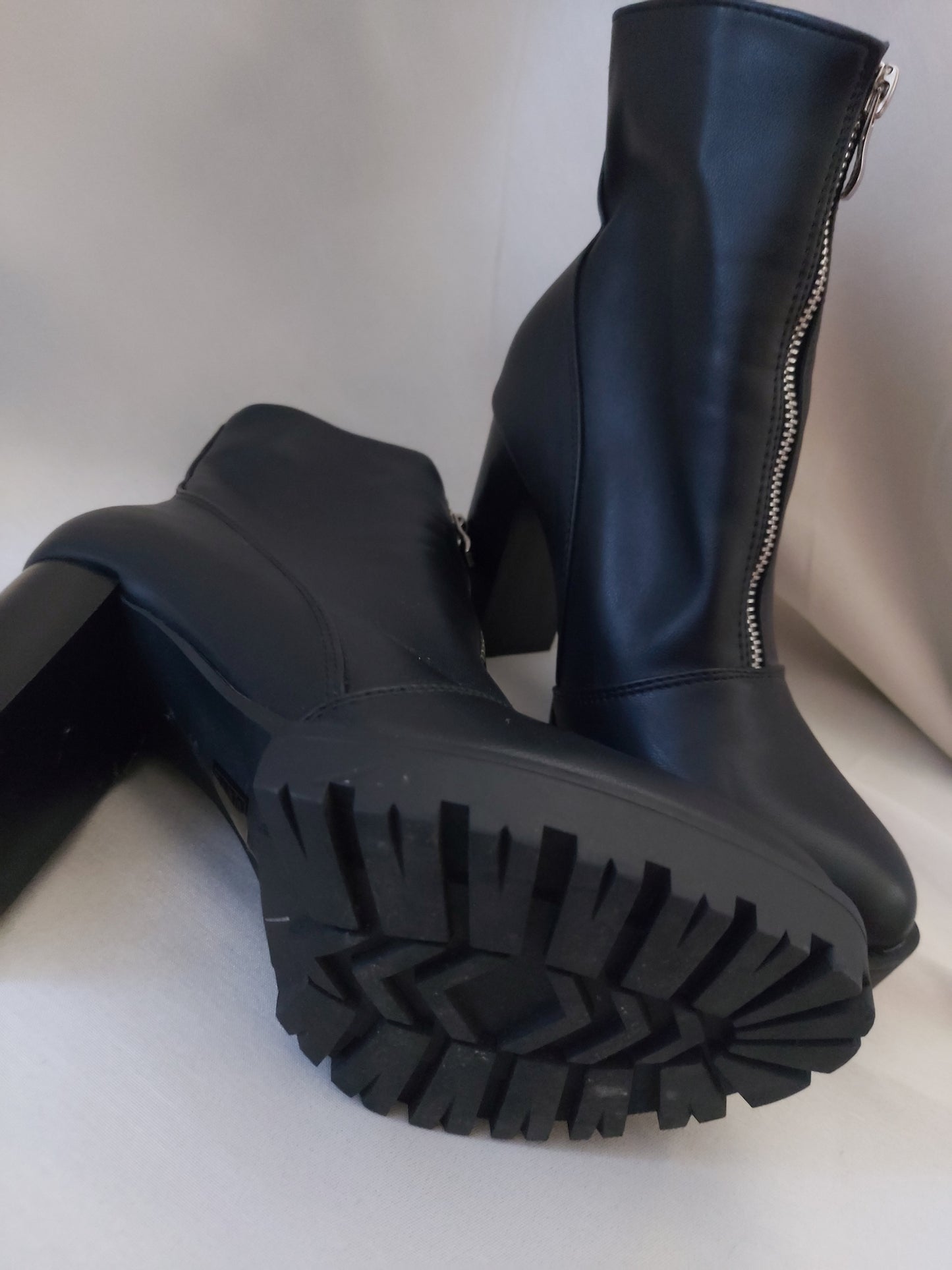 Bottines à talons avec fermeture éclair